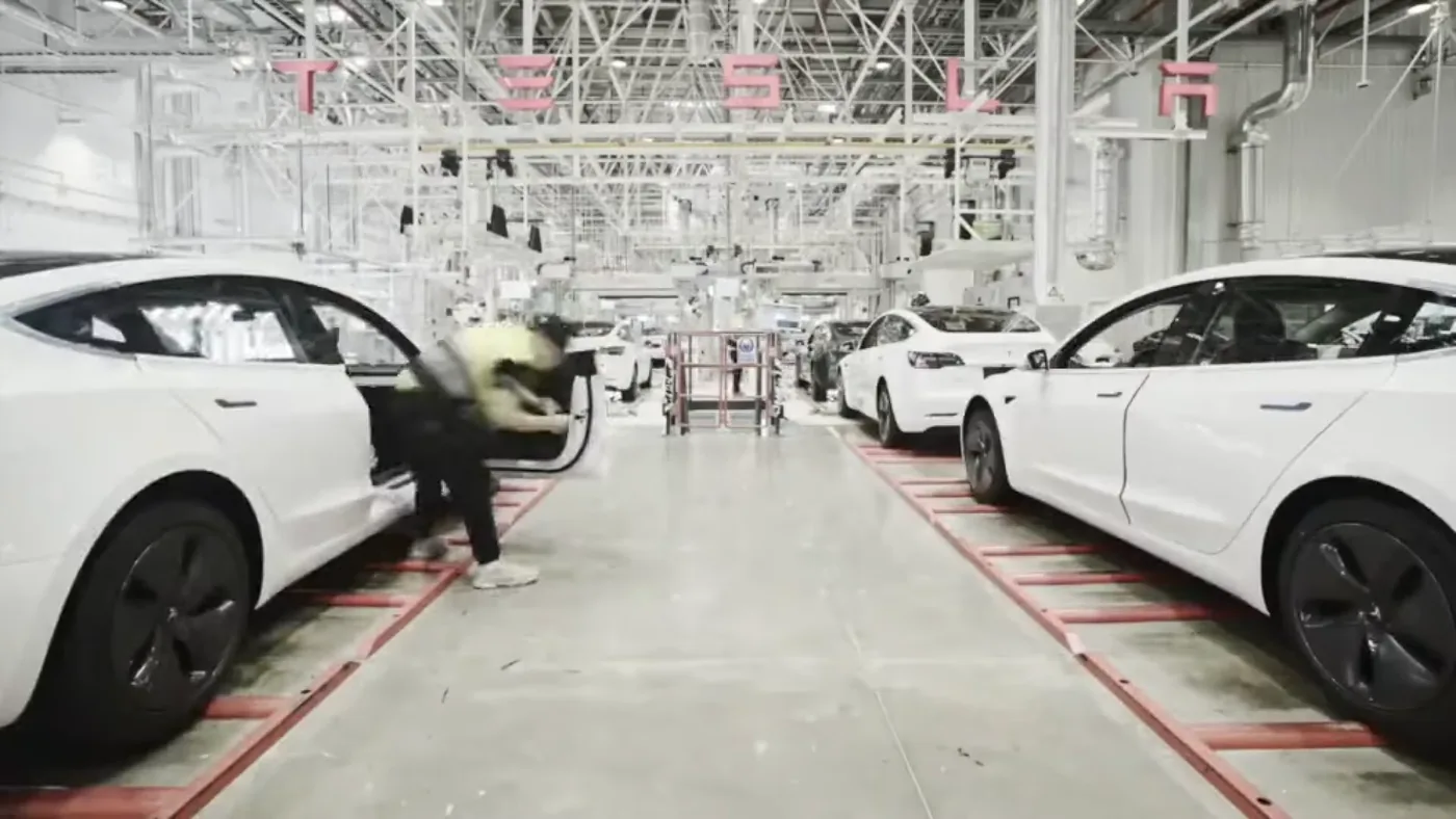 Real-world photo for How to Read New-Car Price Trends