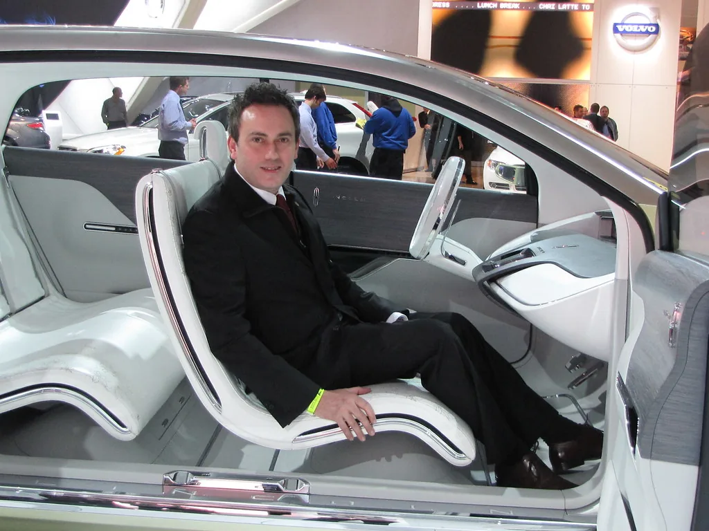 Real-world photo for Private-Party Auto Loans