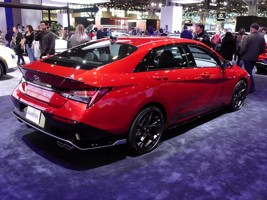 2023–2025 Hyundai Elantra